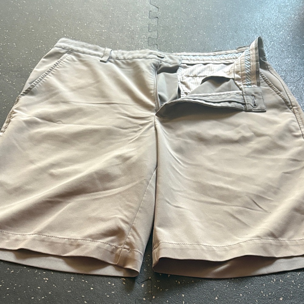 FootJoy Men's Beige Flat Front Shorts